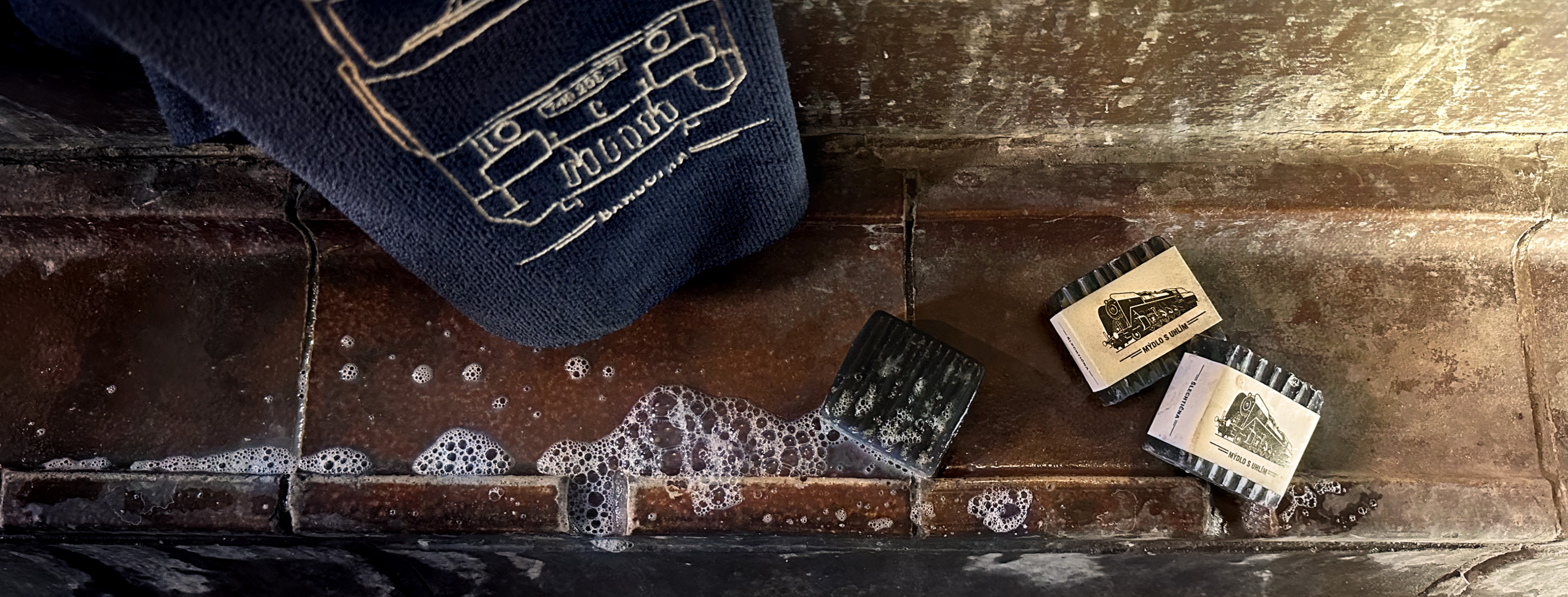 Mýdlo s aktivním uhlím