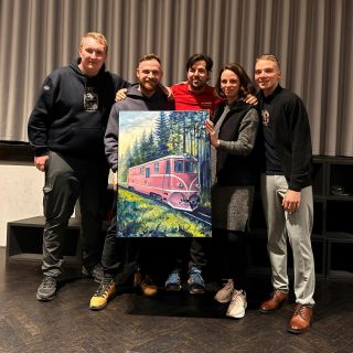 Pražská premiéra dokumentu o Úzkokolejkách a předání obrazu, který jednou pomůže. “Je to projekt na roky, možná generace.”...