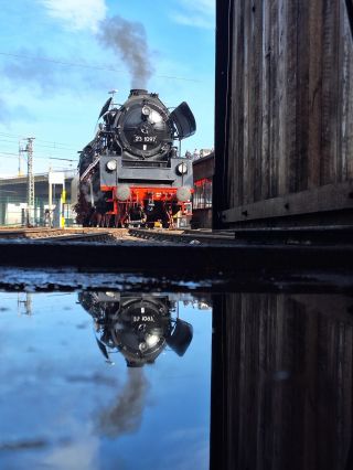 Memento Motif Mori Konečně pátek večer. Mlha padá. S kartáčkem v puse se snažím zahnat dceru do postele. Když v tom...